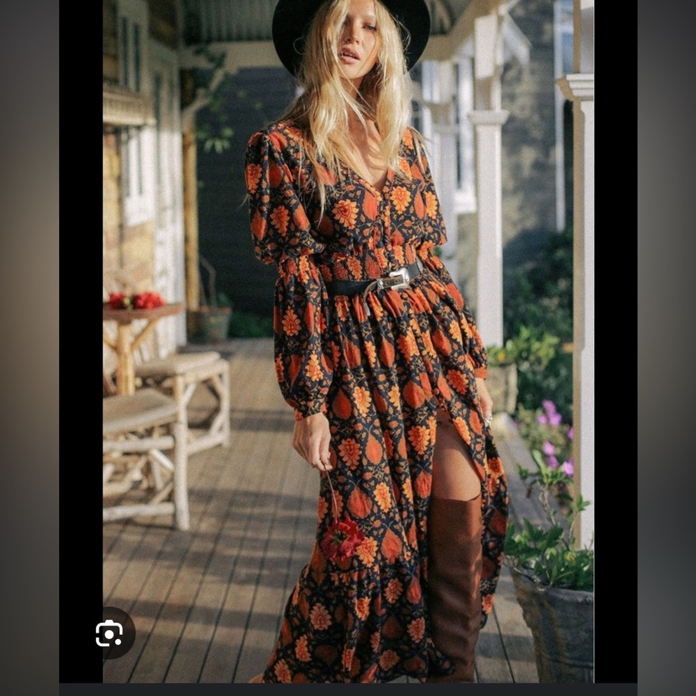 EUC ✨ Chasing Unicorns Peace Train Maxi Medium